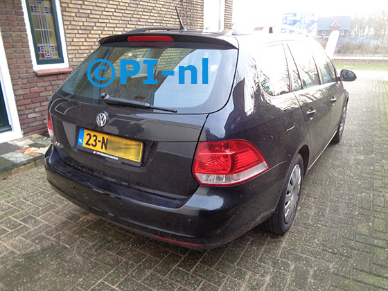 Parkeersensoren (set E 2021) ingebouwd door PI-nl in een Volkswagen Golf Variant met canbus uit 2010. De pieper werd voorin gemonteerd.