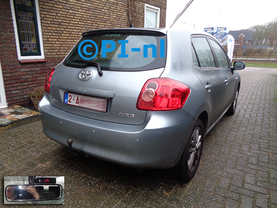 Parkeersensoren (set A 2021) ingebouwd door PI-nl in een Toyota Auris uit 2010. De display werd op de binnenspiegel gemonteerd.