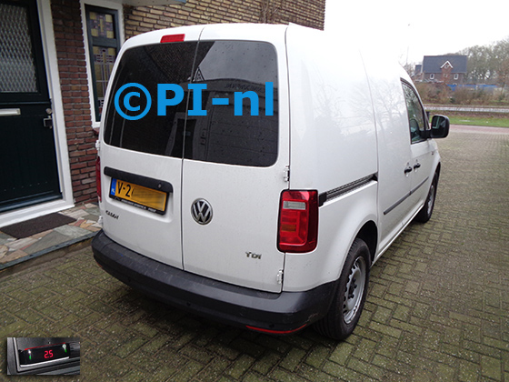 Parkeersensoren (set A 2022) ingebouwd door PI-nl in een Volkswagen Caddy TDI met canbus uit 2016. De display werd in de middenconsole gemonteerd.