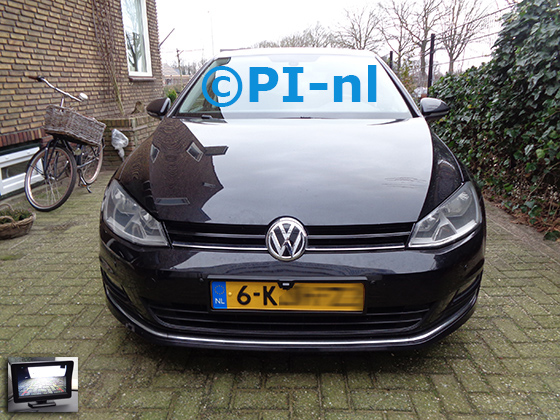 Parkeersensoren (set F 2022) ingebouwd door PI-nl in een Volkswagen Golf met canbus uit 2013. De monitor is van de set met ('gespiegelde') kentekenplaatcamera en sensoren.