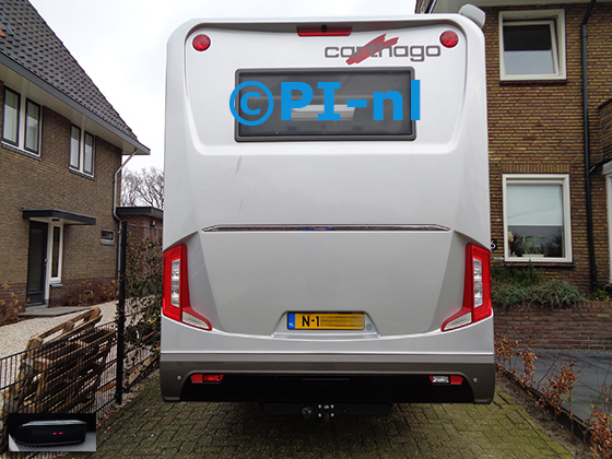 Parkeersensoren (set A 2022) ingebouwd door PI-nl in een Carthago Liner-For-Two (Iveco Daily) camper met canbus uit 2020. De pieper werd op het dashboard gemonteerd.