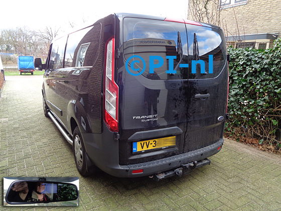 Parkeersensoren (set D 2022) ingebouwd door PI-nl in een Ford Transit Custom met canbus uit 2016. De spiegeldisplay is van de set met bumpercamera en sensoren.