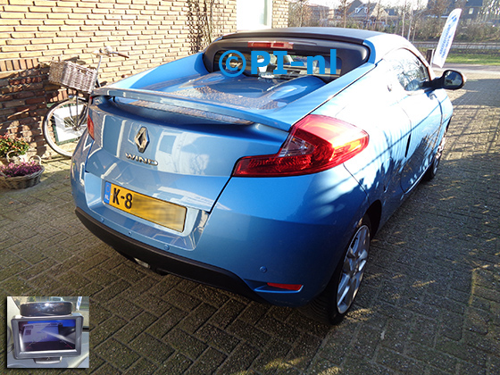 Parkeersensoren (set D 2022) ingebouwd door PI-nl in een Renault Wind uit 2011. De monitor is van de set met bumpercamera en sensoren.