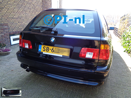 Parkeersensoren (set A 2022) ingebouwd door PI-nl in een BMW 520i Touring met canbus uit 2002. De display werd linksvoor bij de a-stijl gemonteerd.