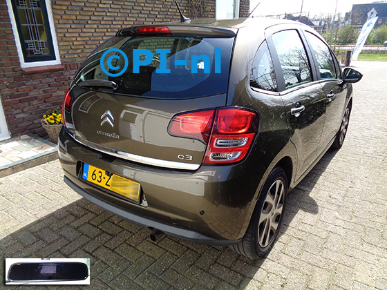 Parkeersensoren (set F 2022) ingebouwd door PI-nl in een Citroen C3 uit 2012. De spiegeldisplay is van de set met kentekenplaatcamera en sensoren.