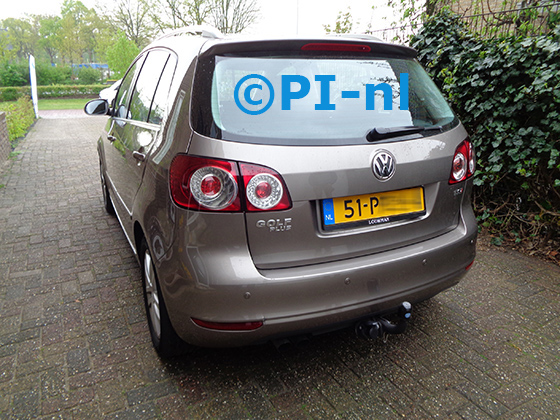 Parkeersensoren (set E 2022) ingebouwd door PI-nl in een Volkswagen Golf Plus TSI met canbus uit 2011. De pieper werd achterin gemonteerd.