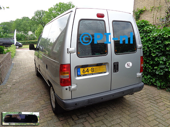 Parkeersensoren (set D 2022) ingebouwd door PI-nl in een Fiat Scudo met canbus uit 2003. De spiegeldisplay is van de set met bumpercamera en sensoren.
