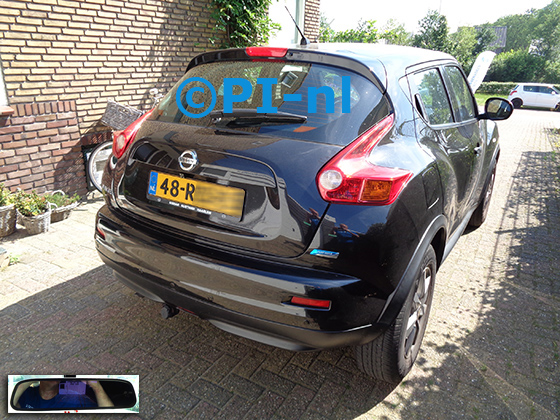 Parkeersensoren (set D 2022) ingebouwd door PI-nl in een Nissan Juke uit 2011. De spiegeldisplay is van de set met bumpercamera en sensoren.