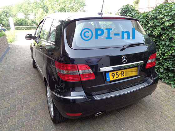 Parkeersensoren (set E 2022) ingebouwd door PI-nl in een Mercedes-Benz B160 met canbus uit 2011. De pieper werd voorin gemonteerd.