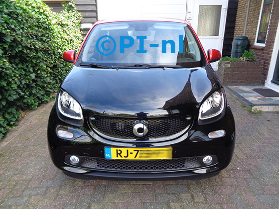 Parkeersensoren (set E 2022) ingebouwd door PI-nl in de voorbumper van een Smart ForFour uit 2017. De pieper werd voorin gemonteerd.