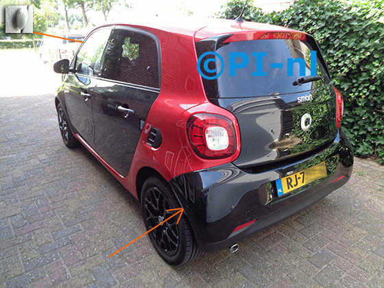 Dode Hoek Detectie Systeem (set 2022) ingebouwd door PI-nl in een Smart ForFour uit 2017. De led-indicators werden bij de a-stijlen gemonteerd.