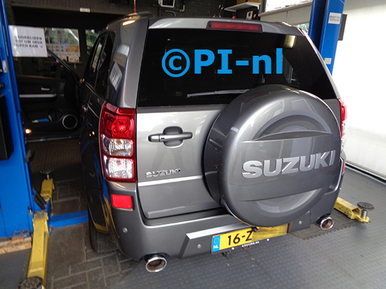 Parkeersensoren (set E 2022) ingebouwd door PI-nl in een Suzuki Grand Vitara (USA-versie) uit 2007. De pieper werd voorin gemonteerd. Een kapotte sensoren-set van een ander merk werd vervangen door een set van PI-nl.