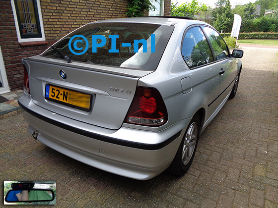 Parkeersensoren (set A 2022) ingebouwd door PI-nl in een BMW 316 ti (E46) Compact uit 2003. De display werd op de binnenspiegel gemonteerd.