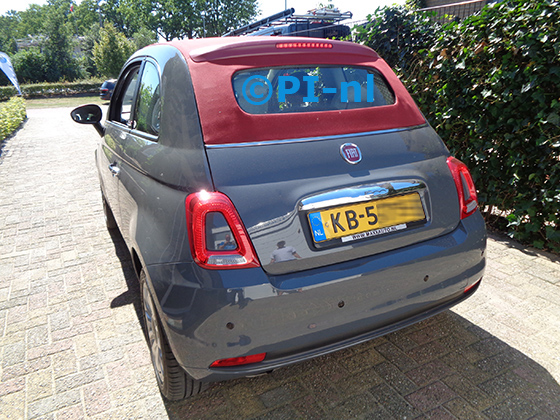 Parkeersensoren (set E 2022) ingebouwd door PI-nl in een Fiat 500C Cabriolet uit 2016. De pieper werd voorin gemonteerd.