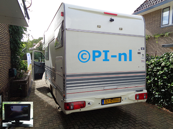 Parkeersensoren (set F 2022) ingebouwd door PI-nl in een Mercedes-Benz LMC Liberty camper met canbus uit 2000. De monitor is van de set met kentekenplaatcamera en sensoren. Een oude set van een ander merk werd vervangen door een set van PI-nl.