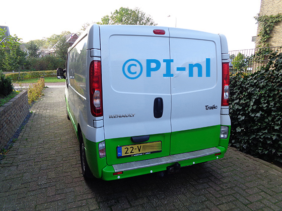 Parkeersensoren (set E 2022) ingebouwd door PI-nl in een Renault Trafic uit 2008. De pieper werd voorin gemonteerd. Er werden witte sensoren gemonteerd.