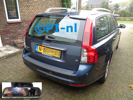 Parkeersensoren (set A 2022) ingebouwd door PI-nl in een Volvo V50 uit 2009. De display werd op de binnenspiegel gemonteerd.