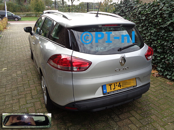 Parkeersensoren (set D 2022) ingebouwd door PI-nl in een Renault Clio Estate uit 2018. De spiegeldisplay is van de set met bumpercamera en sensoren.