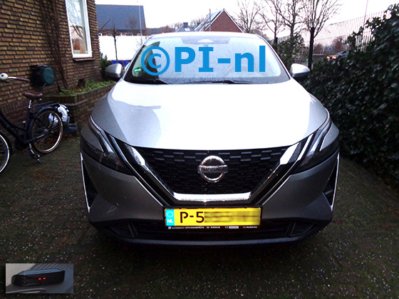 Parkeersensoren (set A 2022) ingebouwd door PI-nl in de voorbumper van een Nissan Qashqai Mild Hybrid (nieuw) uit 2022. De display werd linksvoor bij de a-stijl gemonteerd.