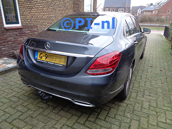 Parkeersensoren (set E 2023) ingebouwd door PI-nl in een Mercedes-Benz C-klasse sedan uit 2014. De pieper werd voorin gemonteerd. Een kapotte set van een ander merk werd vervangen door een set van PI-nl.