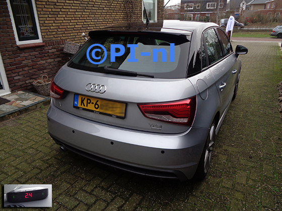 Parkeersensoren (set A 2023) ingebouwd door PI-nl in een Audi A1 S-Line met canbus uit 2017. De display werd linksvoor bij de a-stijl gemonteerd.