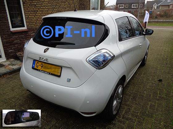 Parkeersensoren (set D 2023) ingebouwd door PI-nl in een Renault Zoe uit 2016. De spiegeldisplay is van de set met bumpercamera en sensoren.