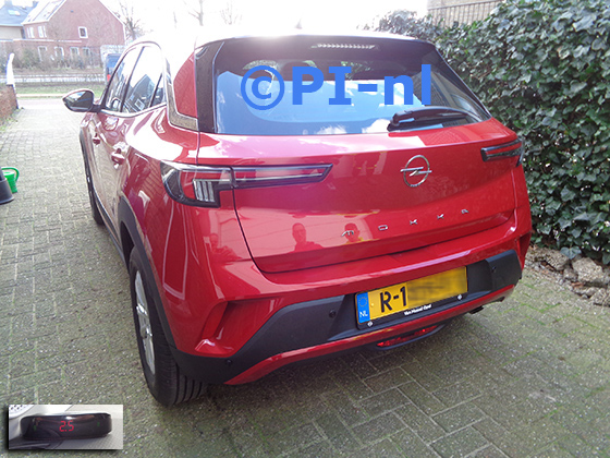 Parkeersensoren (set A 2023) ingebouwd door PI-nl in een Opel Mokka met canbus uit 2022. De display werd linksvoor bij de a-stijl gemonteerd.