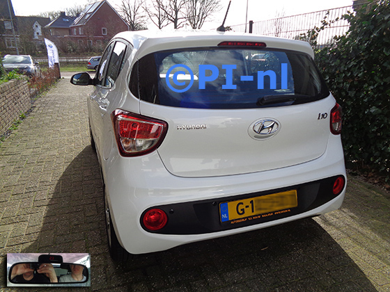 Parkeersensoren (set A 2023) ingebouwd door PI-nl in een Hyundai i10 uit 2019. De display werd op de binnenspiegel gemonteerd.