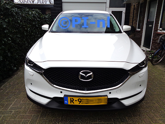 Parkeersensoren (set E 2018) ingebouwd door PI-nl in de voorbumper van een Mazda CX-5 uit 2018. De pieper werd voorin verstopt.