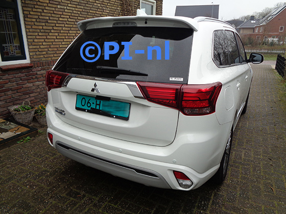 Parkeersensoren (set E 2023) ingebouwd door PI-nl in een Mitsubishi Outlander PHEV met canbus uit 2020. De pieper werd achterin gemonteerd.