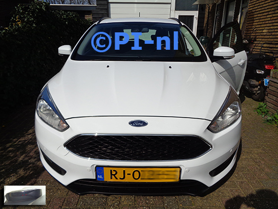 Parkeersensoren (set A 2023) ingebouwd door PI-nl in de voorbumper van een Ford Focus Wagon met canbus uit 2017. De display werd linksvoor bij de a-stijl gemonteerd.