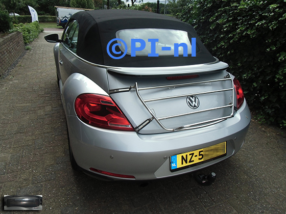 Parkeersensoren (set A 2023) ingebouwd door PI-nl in een Volkswagen Beetle Cabriolet met canbus uit 2013. De display werd op de stuurkolom gemonteerd. Er werden standaard zilveren sensoren gemonteerd.