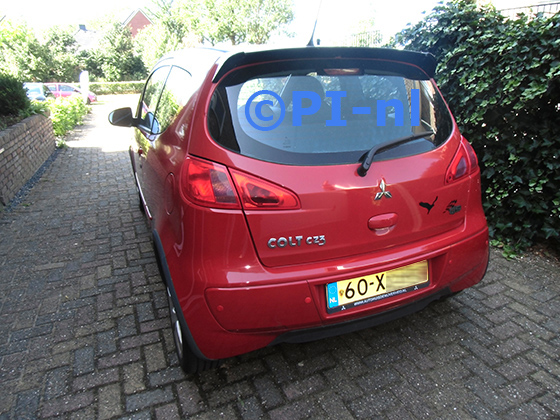 Parkeersensoren (set E 2023) ingebouwd door PI-nl in een Mitsubishi Colt CZ3 QS uit 2007. De pieper werd verstopt. Er werden standaard rode sensoren gemonteerd.