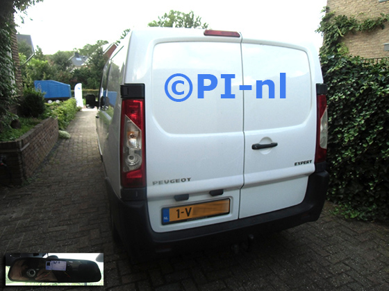 Parkeersensoren (set D 2023) ingebouwd door PI-nl in een Peugeot Expert met canbus uit 2010. De spiegeldisplay is van de set met bumpercamera en sensoren.