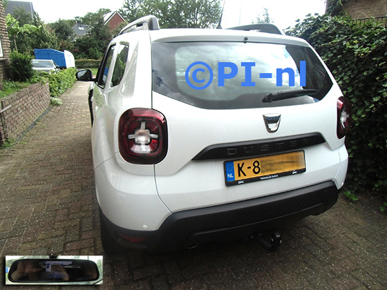 Parkeersensoren (set D 2023) ingebouwd door PI-nl in een Dacia Duster met canbus uit 2020. De spiegeldisplay is van de set met bumpercamera en sensoren.
