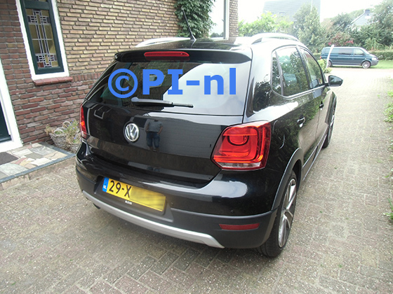 Parkeersensoren (set E 2023) ingebouwd door PI-nl in een Volkswagen Polo Cross met canbus uit 2012. De pieper werd voorin gemonteerd.