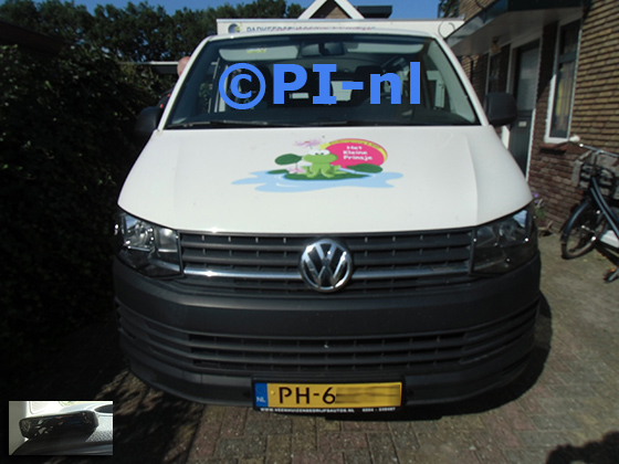 Parkeersensoren (set A 2023) ingebouwd door PI-nl in de voorbumper van een Volkswagen Transporter T6 uit 2017. De display werd linksvoor op het dashboard gemonteerd.