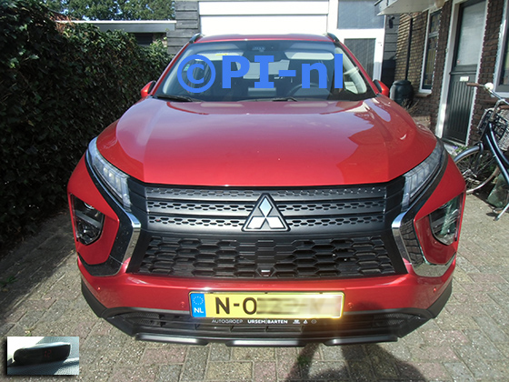 Parkeersensoren (set A 2023) ingebouwd door PI-nl in de voorbumper van een Mitsubishi Eclipse Cross PHEV Hybrid uit 2022. De display werd linksvoor bij de a-stijl gemonteerd.