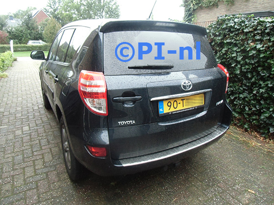 Parkeersensoren (set E 2023) ingebouwd door PI-nl in een Toyota RAV4 uit 2012. De pieper werd voorin gemonteerd.