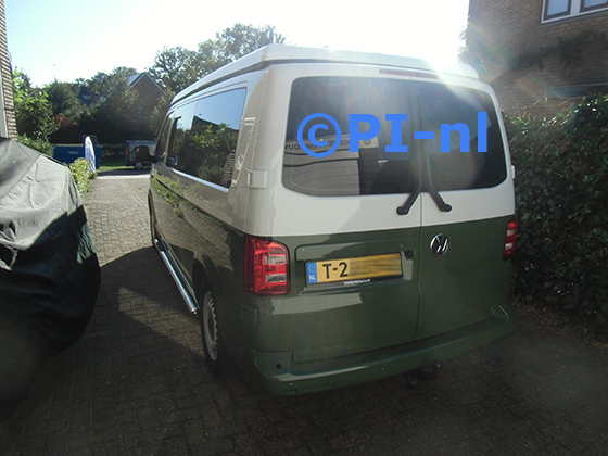 Parkeersensoren (set E 2023) ingebouwd door PI-nl in een Volkswagen Transporter camperbusje met canbus uit 2016. De pieper werd voorin gemonteerd.