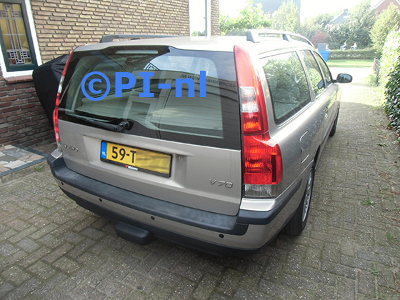 Parkeersensoren (set E 2023) ingebouwd door PI-nl in een Volvo V70 uit 2003. De pieper werd op verzoek achterin gemonteerd.