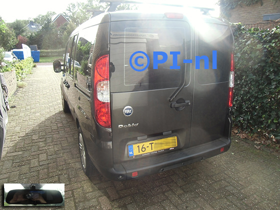 Parkeersensoren (set D 2023) ingebouwd door PI-nl in een Fiat Doblo camperbusje uit 2006. De spiegeldisplay is van de set met bumpercamera en sensoren.