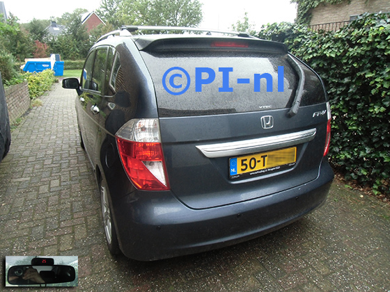 Parkeersensoren (set A 2023) ingebouwd door PI-nl in een Honda FR-V uit 2005. De display werd op de binnenspiegel gemonteerd.