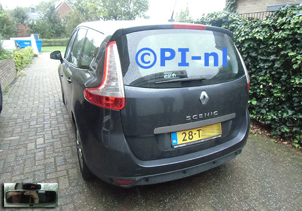 Parkeersensoren (set A 2023) ingebouwd door PI-nl in een Renault Grand Scenic uit 2012. De display werd op de binnenspiegel gemonteerd.