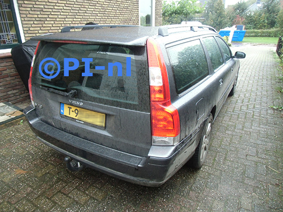 Parkeersensoren (set E 2023) ingebouwd door PI-nl in een Volvo V70 uit 2006. De pieper werd voorin gemonteerd.