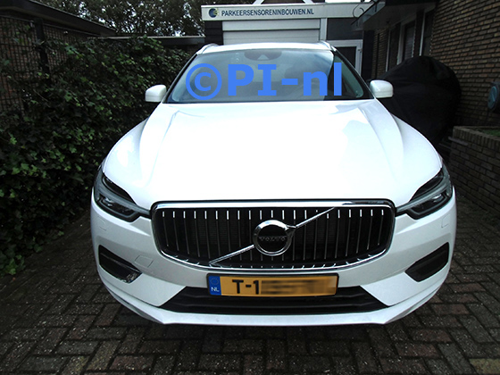 Parkeersensoren (set E 2023) ingebouwd door PI-nl in de voorbumper van een Volvo XC60 uit 2018. De pieper werd voorin gemonteerd.