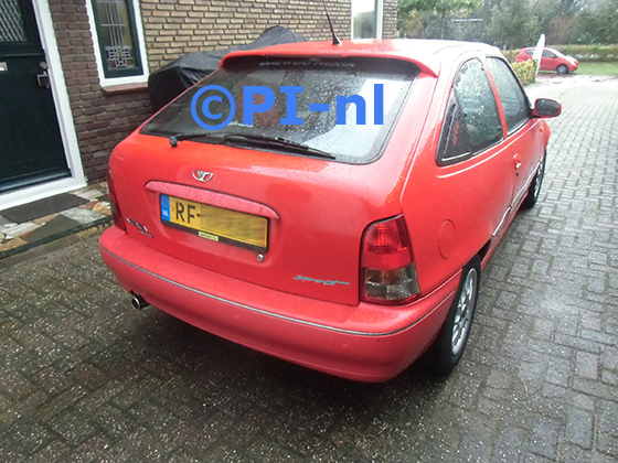 Parkeersensoren (set E 2023) ingebouwd door PI-nl in een Daewoo Nexia uit 1997. De pieper werd voorin gemonteerd. Er werden standaard rode sensoren gemonteerd.