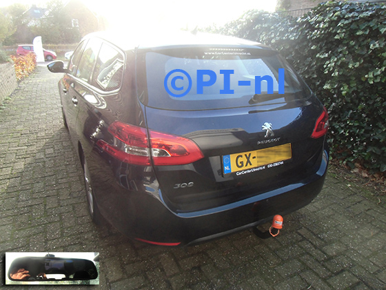 Camera-set (set 2023) ingebouwd door PI-nl in een Peugeot 308 SW met canbus uit 2014. De spiegeldisplay is van de set met bumpercamera.