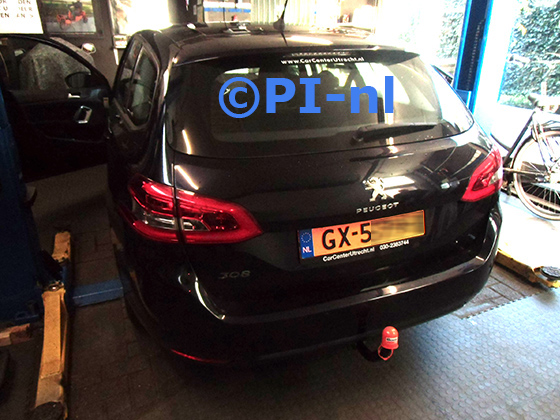 Parkeersensoren (set E 2023) ingebouwd door PI-nl in een Peugeot 308 SW met canbus uit 2014. De pieper werd achterin gemonteerd.