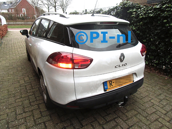 Parkeersensoren (set E 2023) ingebouwd door PI-nl in een Renault Clio Estate met canbus uit 2020. De pieper werd achterin gemonteerd.